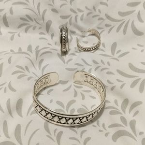 Silver earring and bracelet set